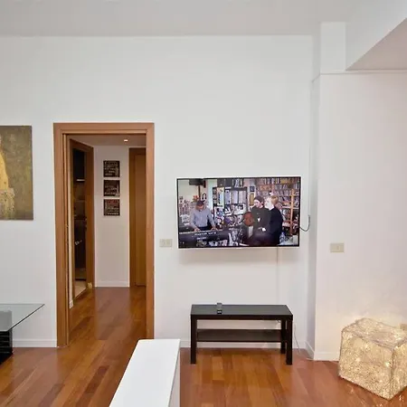 Porta Portese Happy House, Trastevere Steps Apartment