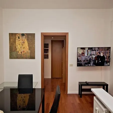 Porta Portese Happy House, Trastevere Steps * Rome
