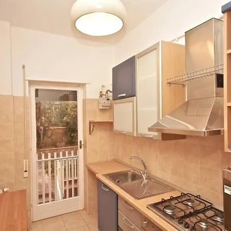 Apartment Porta Portese Happy House, Trastevere Steps